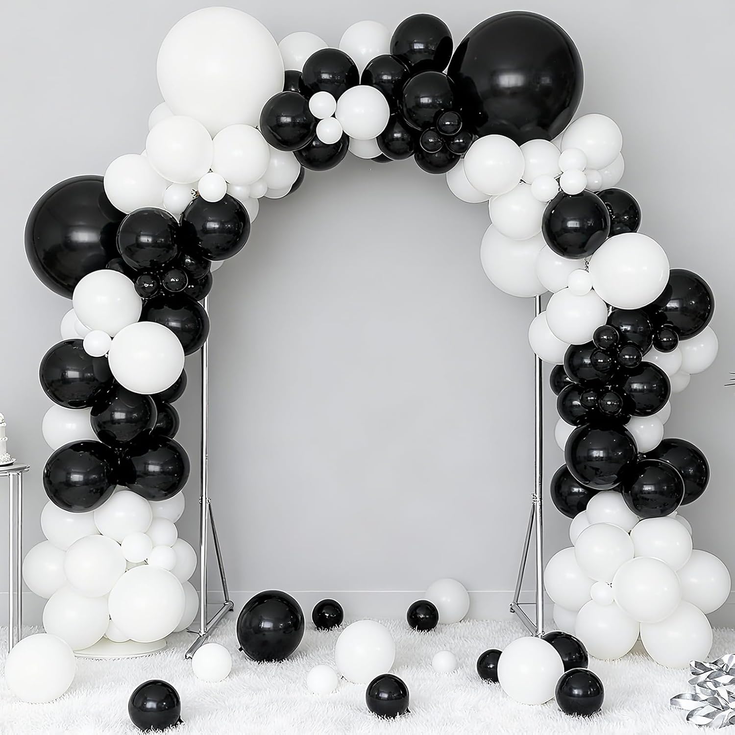 136 Pcs Black & White Latex Ba - огляд і ціна Event Launch Party